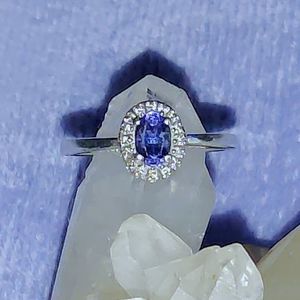 Beautiful Genuine Tanzanite & Diamond Ring set in Sterling Silver